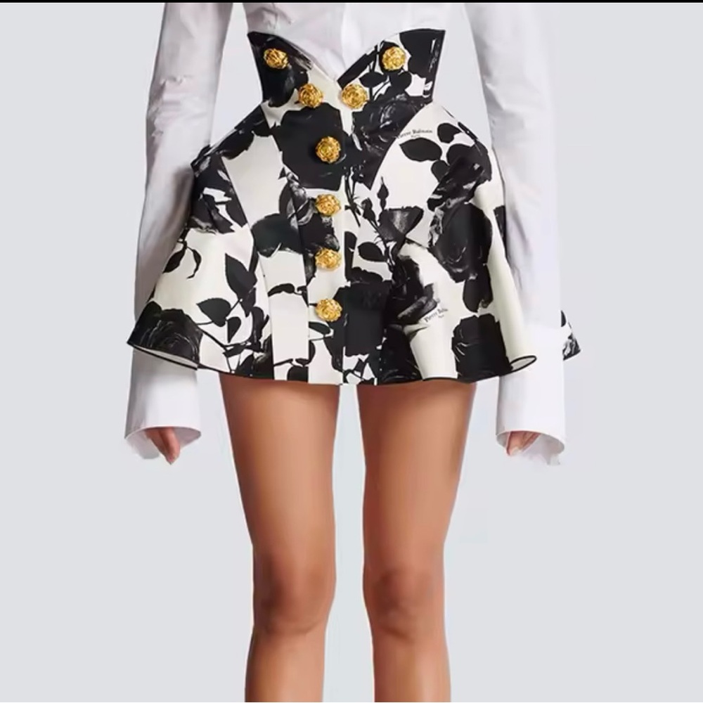 Floral Black and White Skirt with Gold Flower Buttok